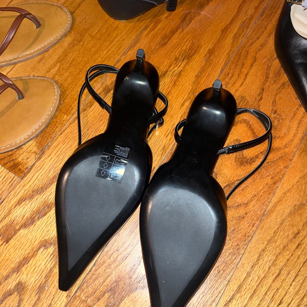 H&M Black kitten heels - Picture 2 of 3